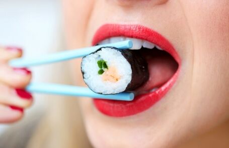 Menu diet Jepang tidak memiliki sushi eksotis, semua produk sederhana dan akrab. 